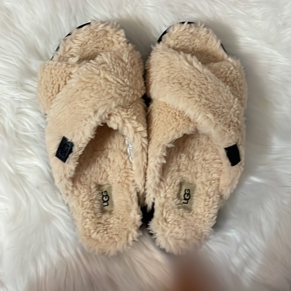 Ugg Fuzz Sugar Cross Slide New size 8, 9 - Picture 7 of 14